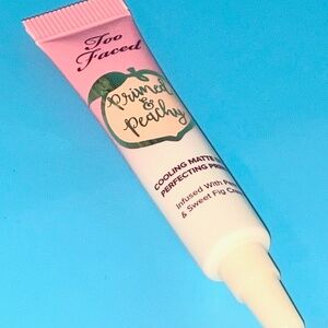 🎀 $14 - Too Faced Primed & Peachy Matte Cooling Skin Perfecting Primer Travel